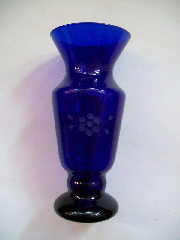Blaue Vase edles Kobaltglas mit Blütendekor