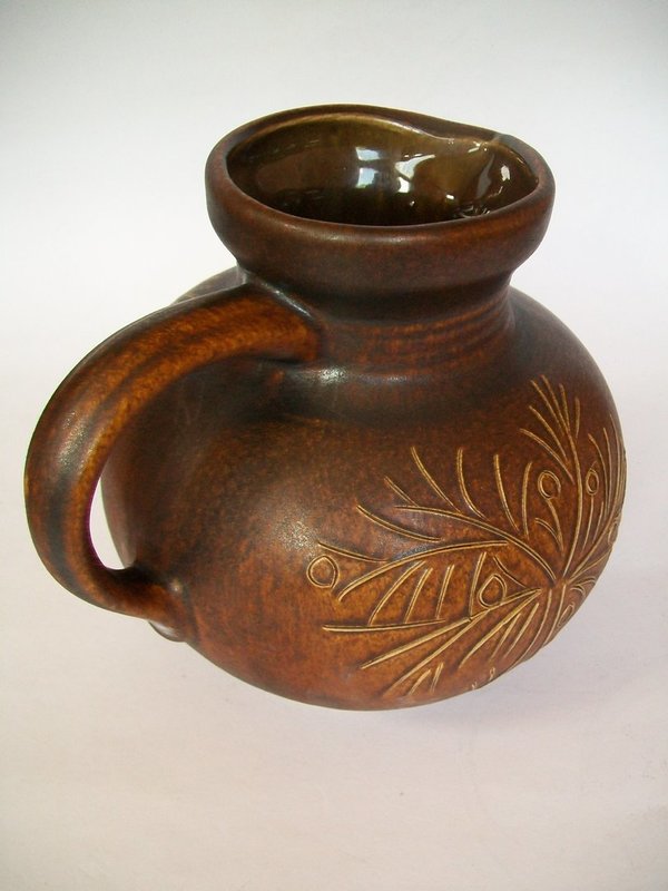 Keramik Tonkrug Landhausstil mit Ornamenten