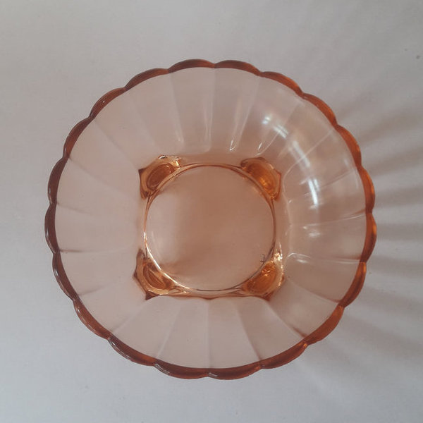 Rotbraune Servierschale aus stabilem Glas